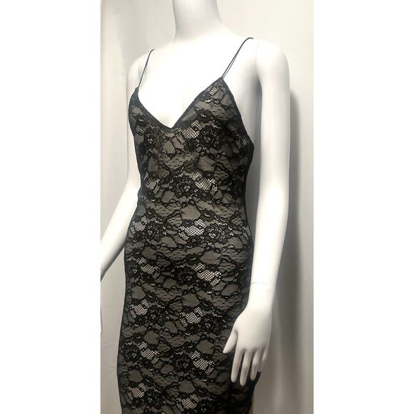 alice + Olivia Lace Slip Dress In Black. Size 8
Waist 27” to 28” - Picture 1 of 14